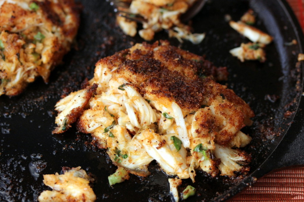 southern-crab-cake-feature-1050x700
