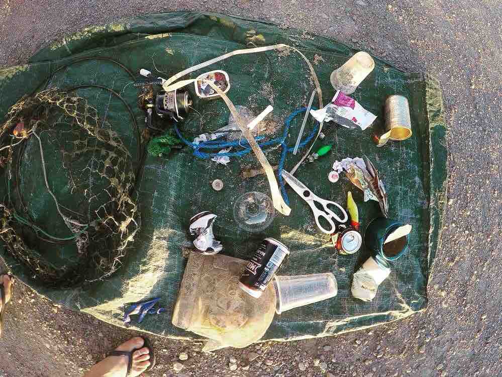 sea janitor trash