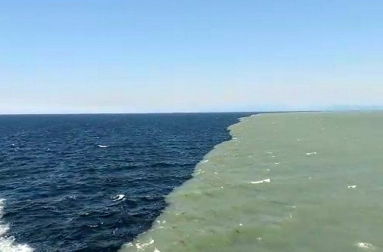 Footage Of Natural Phenomena Between Two Oceans Will Leave You